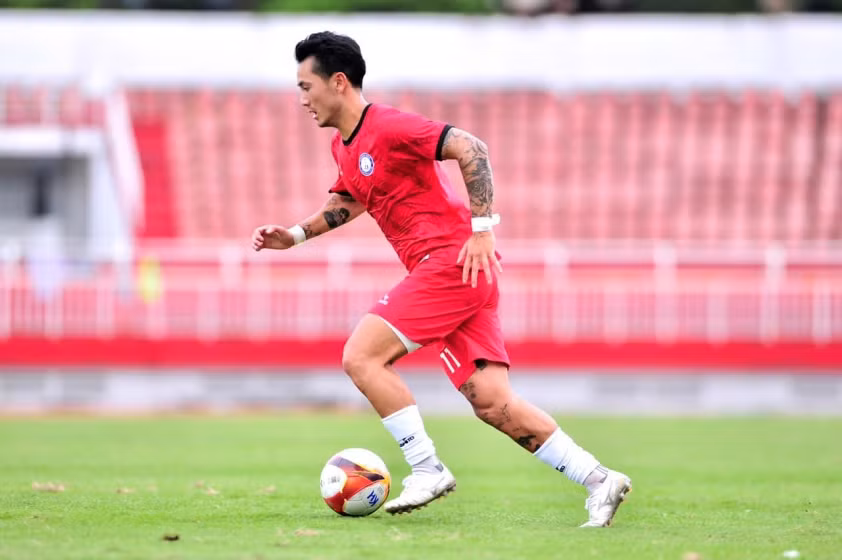 Hậu vệ Việt kiều Trương Quốc Minh gia nhập CLB Khánh Hòa FC.