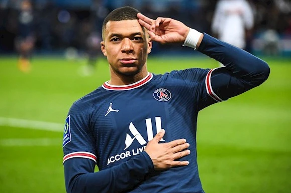 Mbappe được đồn đoán sẽ gia nhập Real Madrid sau khi chia tay PSG.