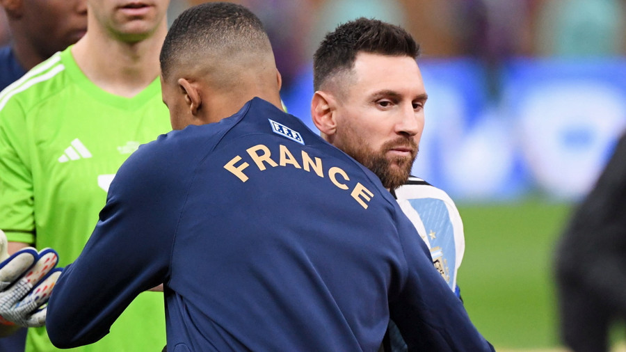 Mbappe phủ nhận có hiềm khích với Messi và Argentina.