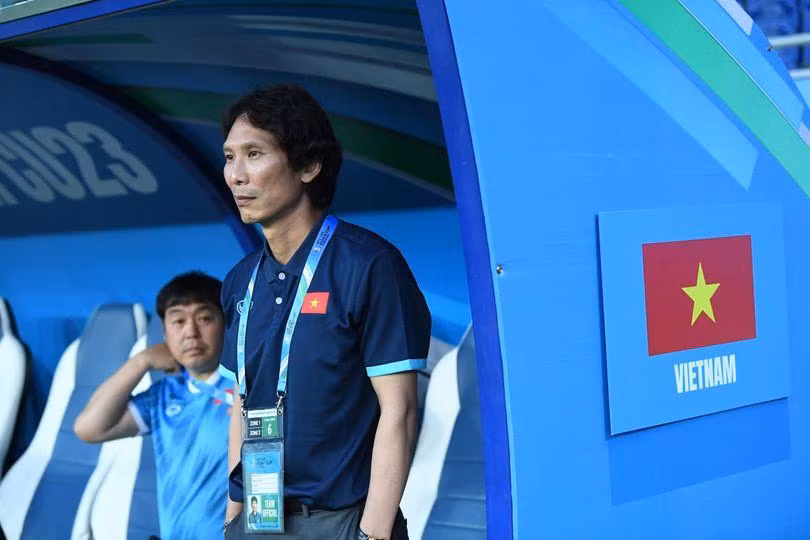 HLV Gong Oh-kyun bất ngờ chia tay U23 Việt Nam.