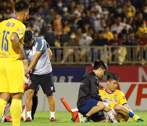 Văn Đức có thể thi đấu ở vòng 12 V.League cuối tuần này.