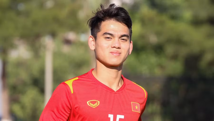 Khuất Văn Khang bị AFC phạt số tiền lớn sau tấm thẻ đỏ ở Asian Cup 2023.