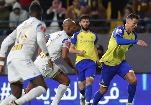 Ronaldo bỏ túi số tiền khổng lồ khi thi đấu cho Al-Nassr.