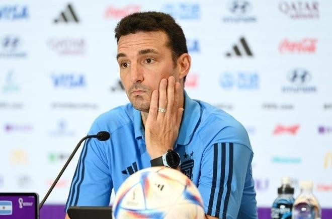 HLV Lionel Scaloni tự hào khi cùng các học trò vô địch World Cup 2022.