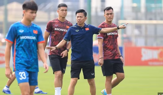 HLV Hoàng Anh Tuấn loại sao Hoàng Anh Gia Lai trước thềm giải Đông Nam Á.