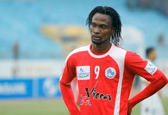 Fagan gia nhập CLB Nam Định của HLV Văn Sỹ.