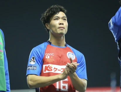 Công Phượng đang chịu cảnh thất sủng ở J.League trong màu áo Yokohama FC.