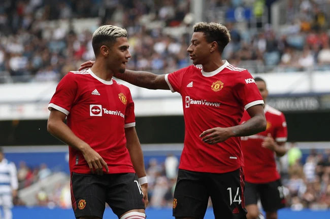 Lingard mở tỷ số nhưng Man Utd vẫn thua đậm QPR.