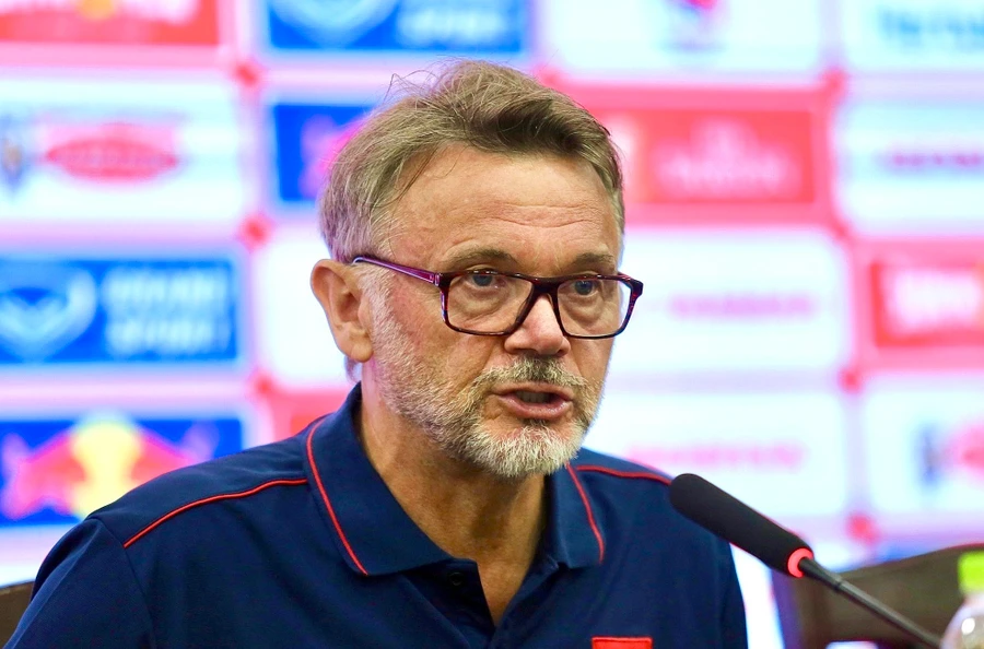 HLV Troussier khen Vĩ Hào sau trận thắng U23 Yemen