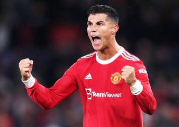 Ronaldo nhiều khả năng sẽ tiếp tục gắn bó với Man United.