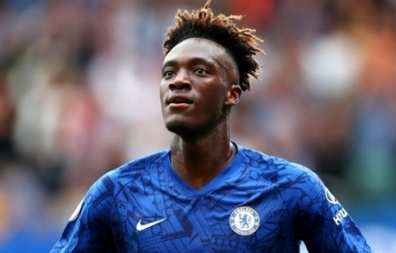 Tammy Abraham của AS Roma lọt tầm ngắm của Man United.