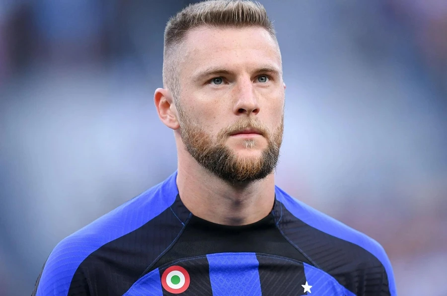 Milan Skriniar lọt tầm ngắm của Barca.