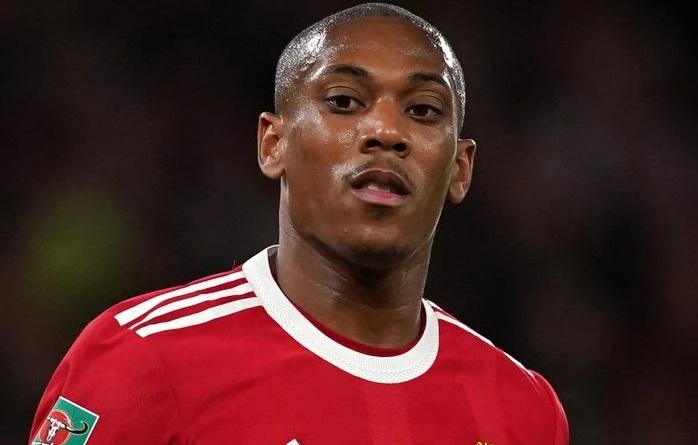 Anthony Martial sẽ không thi đấu ở trận gặp Chelsea vì chấn thương.