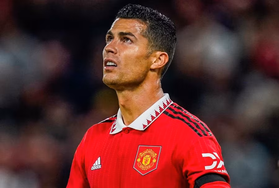 Ronaldo bị đồng đội ở Man Utd cô lập sau những vụ lùm xùm vừa qua.