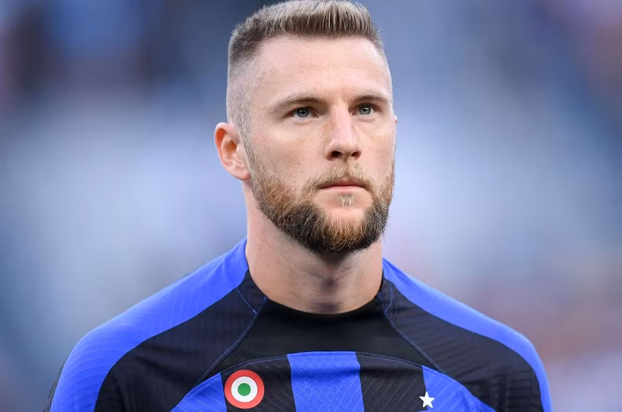 Milan Skriniar lọt tầm ngắm của Barca.