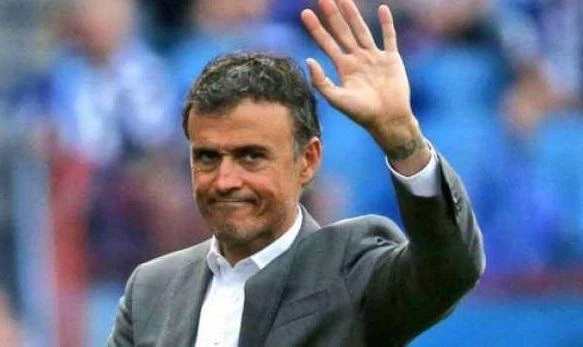 HLV Luis Enrique có thể thay thế Xavi ở Barca.