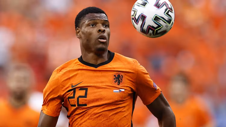 Danzel Dumfries đang được MU nhắm tới như là người thay thế hoàn hảo cho Wan-Bissaka.