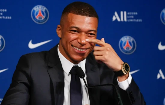 Kylian Mbappe đang ở rất gần Real Madrid .