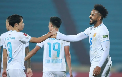 Rafaelson Bezerra Fernandes đoạt giải thưởng cầu thủ xuất sắc nhất tháng 12 V-League.