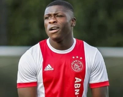 Brian Brobbey không gia nhập Man United như kỳ vọng.