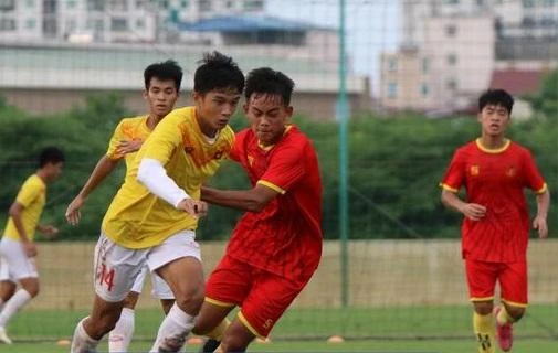 U16 Việt Nam đánh bại U19 Công An Nhân Dân với tỷ số cách biệt.