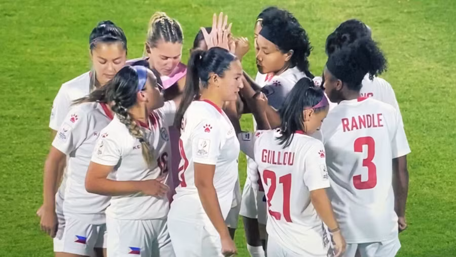 Tuyển Philippines nhận được lời chúc mừng FIFA và AFC sau chiến thắng trước New Zealand.