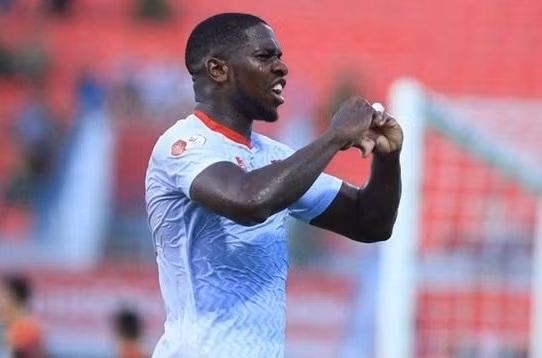 Rimario vắng mặt ở vòng 25 V.League vì án treo giò.