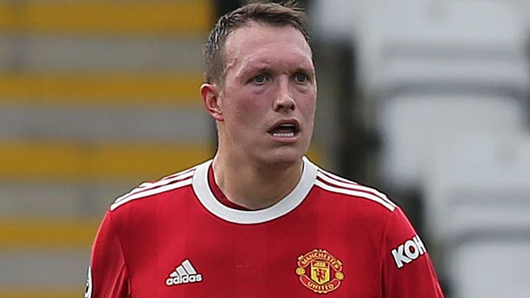 Phil Jones chính thức chia tay Man United.