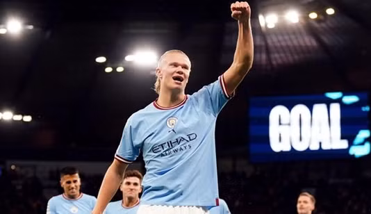 Haaland trở lại tập luyện cùng Man City hậu chấn thương.