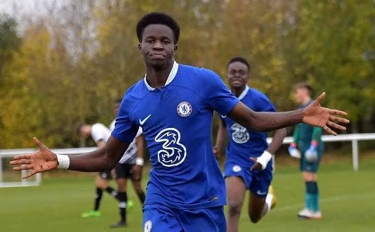 Tudor Mendel-Idowu gia nhập Barca sau khi chia tay Chelsea.