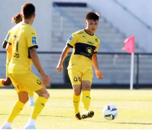 Quang Hải đang dần thích nghi với môi trường ở Pau FC.