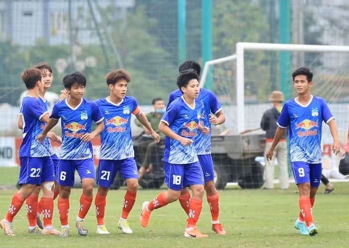 U19 Hoàng Anh Gia Lai sáng cửa vào vòng chung kết U19 quốc gia sau 5 trận toàn thắng.