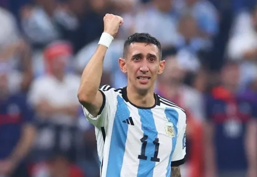 Di Maria tái hợp Benfica sau 13 năm xa cách.