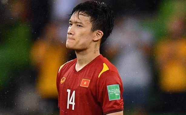 Hoàng Đức xúc động chia tay HLV Troussier.