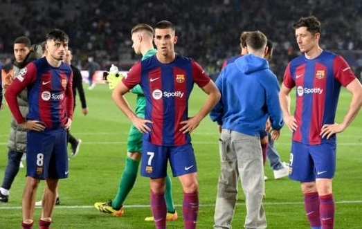 Barca nhận án phạt nặng từ Liên đoàn bóng đá châu Âu.