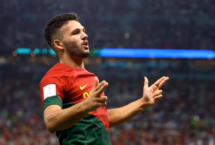 Goncalo Ramos lọt tầm ngắm của Chelsea và Man United.