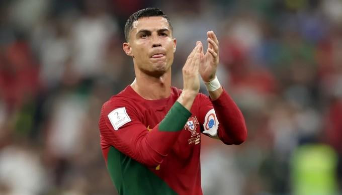 Ronaldo được FIFA vinh danh trước trận gặp Ma Rốc.