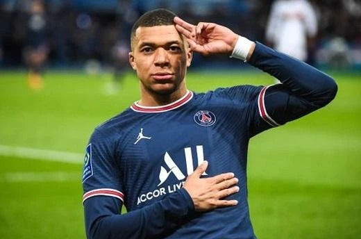 Kylian Mbappe đang cân nhắc tự mua lại hợp đồng với PSG.