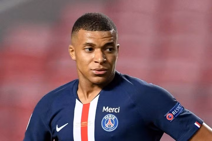 Kylian Mbappe gặp chấn thương sẽ là thảm họa với PSG.