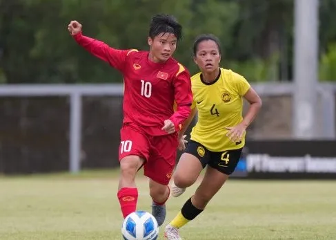 Minh Chuyên đoạt danh hiệu 'Vua phá lưới' U19 nữ Đông Nam Á.