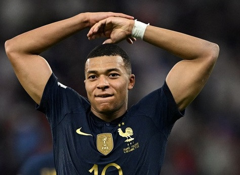 Mbappe được đồn đoán sắp đầu quân cho Real sau khi chia tay PSG.