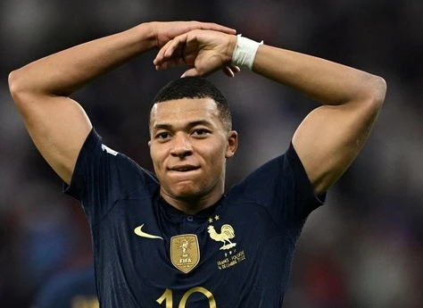 Mbappe được đồn đoán sắp đầu quân cho Real sau khi chia tay PSG.