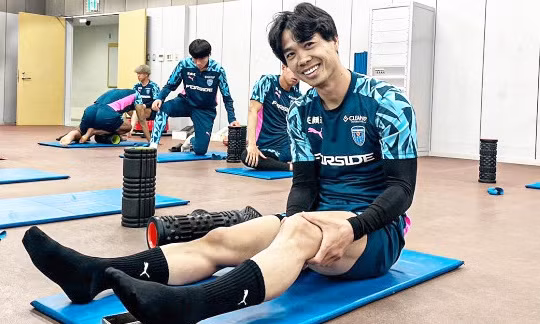 Công Phượng gặp chấn thương ở Nhật Bản.