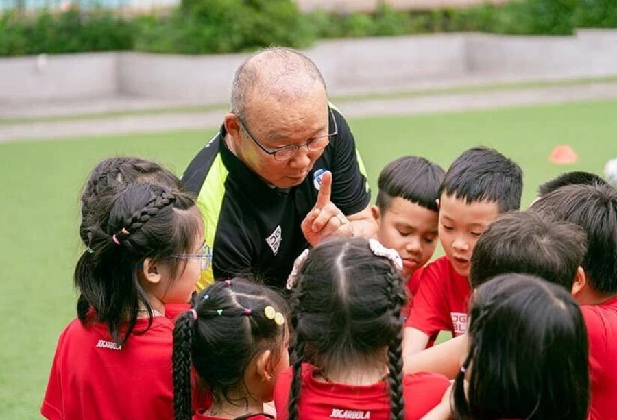 Học viện bóng đá Park Hang Seo được nhiều bạn trẻ quan tâm theo học.