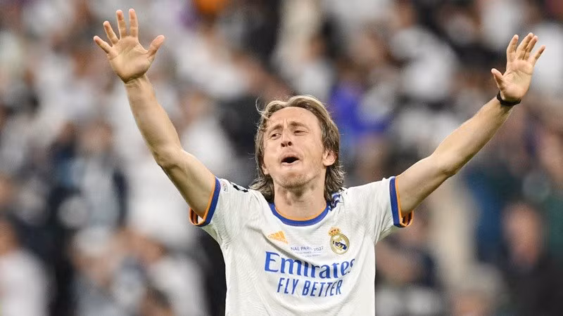 Luka Modric lọt tầm ngắm của Man United.