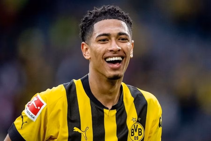 Jude Bellingham chính thức gia nhập Real Madrid.