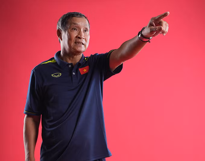 HLV Mai Đức Chung chia tay tuyển nữ Việt Nam sau vòng loại thứ 2 Olympic Paris 2024.