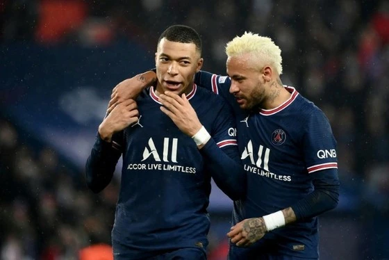 Neymar và Mbappe không tới Man United như đồn đoán.