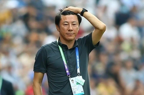 HLV Shin Tae-yong dẫn dắt U23 Indonesia dự vòng loại U23 châu Á 2024.