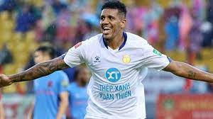 Andre Luiz Guimaraes Siqueira của Nam Định FC nhận án phạt nặng từ FIFA.